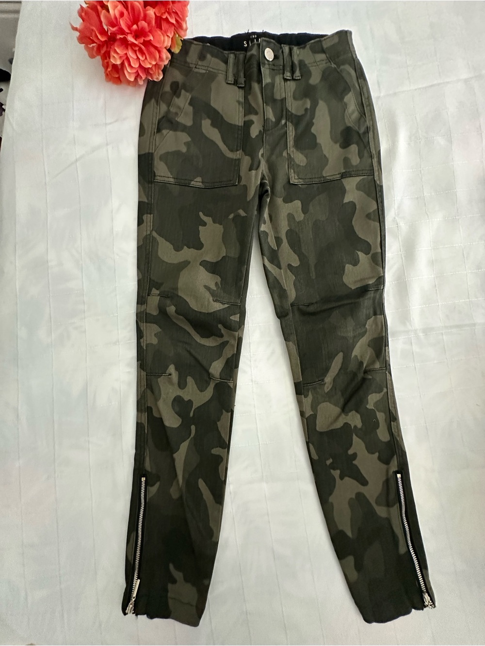WHBM Brand New Camo “The Slim Ankle” Pants!
